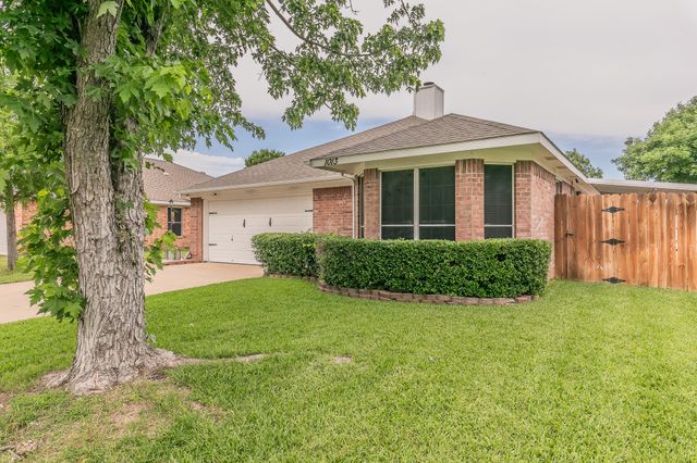 1013 Darren Drive, Burleson, TX 76028