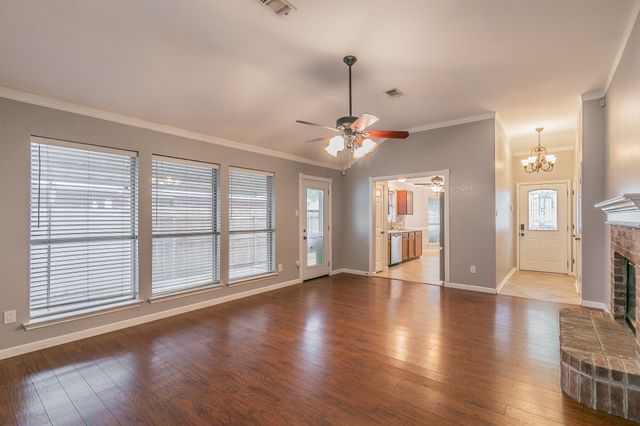 1013 Darren Drive, Burleson, TX 76028