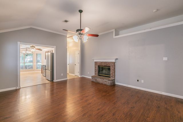 1013 Darren Drive, Burleson, TX 76028