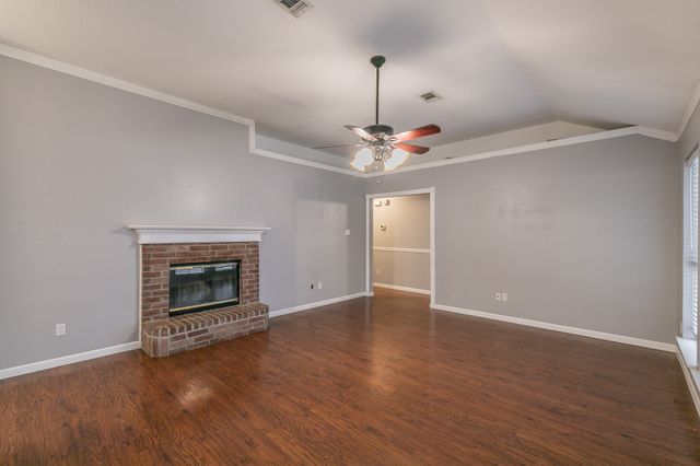 1013 Darren Drive, Burleson, TX 76028