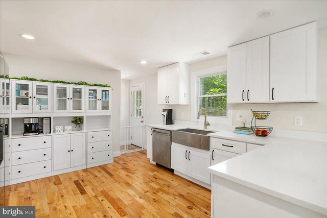 208 MOUNTAIN LAKE DR, Front Royal, VA 22630