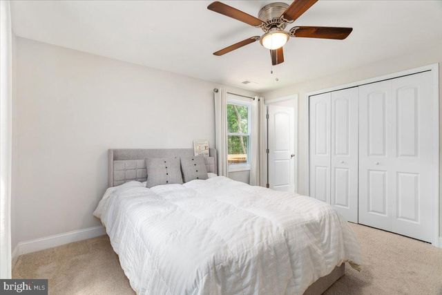 208 MOUNTAIN LAKE DR, Front Royal, VA 22630