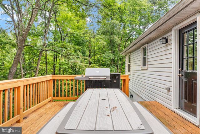 208 MOUNTAIN LAKE DR, Front Royal, VA 22630
