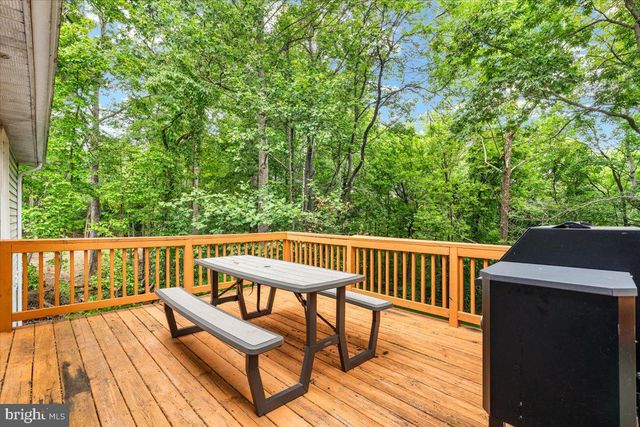 208 MOUNTAIN LAKE DR, Front Royal, VA 22630