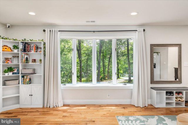208 MOUNTAIN LAKE DR, Front Royal, VA 22630