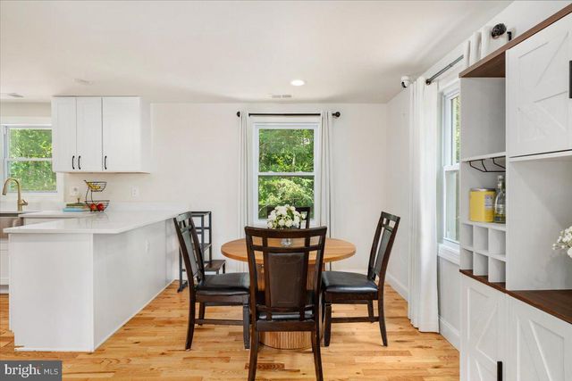208 MOUNTAIN LAKE DR, Front Royal, VA 22630