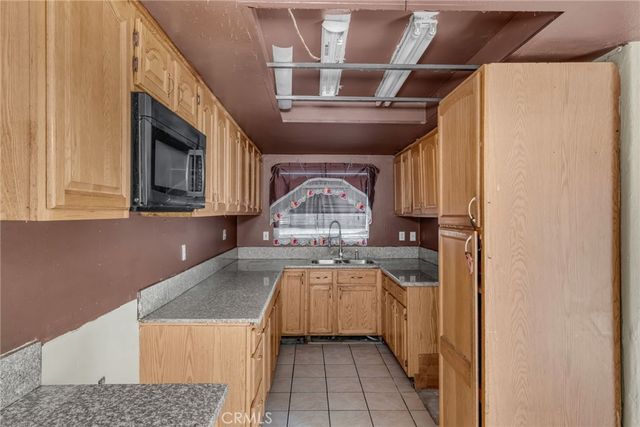 1918 W Quartermaster, Colton, CA 92324
