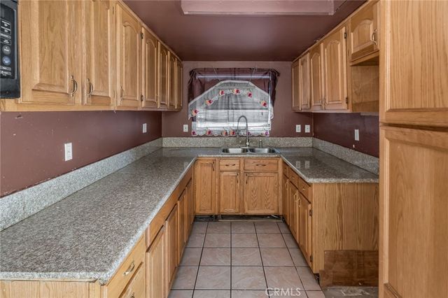 1918 W Quartermaster, Colton, CA 92324