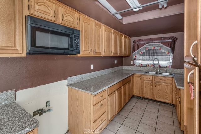 1918 W Quartermaster, Colton, CA 92324