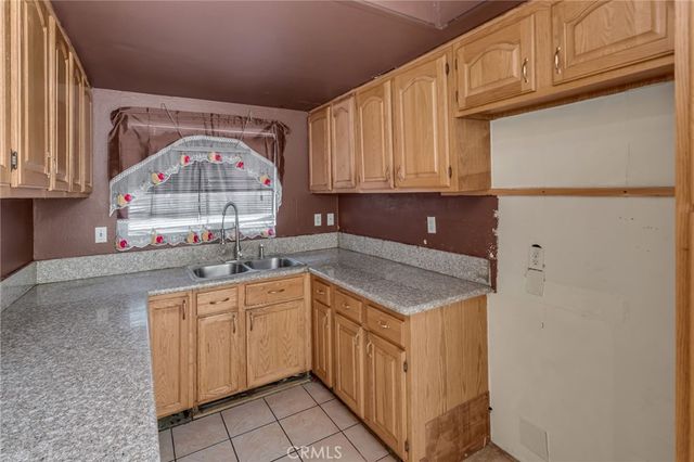 1918 W Quartermaster, Colton, CA 92324