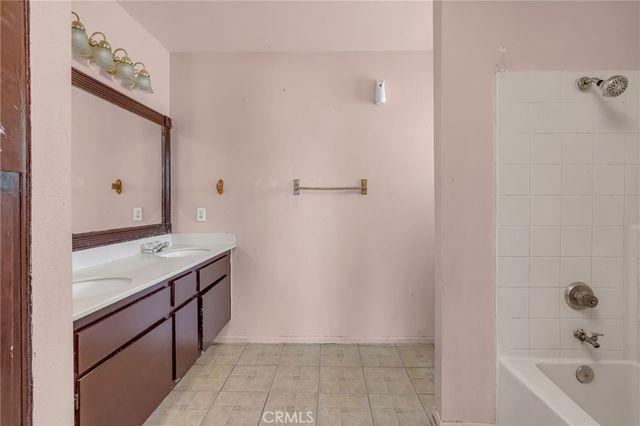 1918 W Quartermaster, Colton, CA 92324