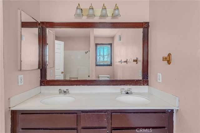 1918 W Quartermaster, Colton, CA 92324