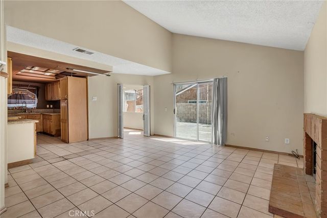 1918 W Quartermaster, Colton, CA 92324