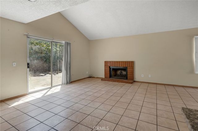 1918 W Quartermaster, Colton, CA 92324