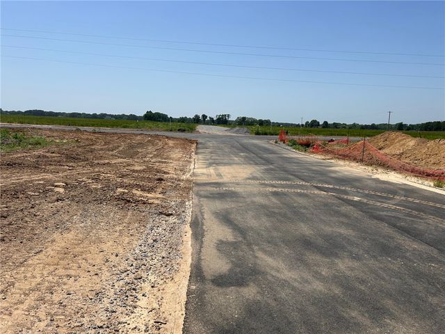2101 Marion Lee Road, Gentry, AR 72734