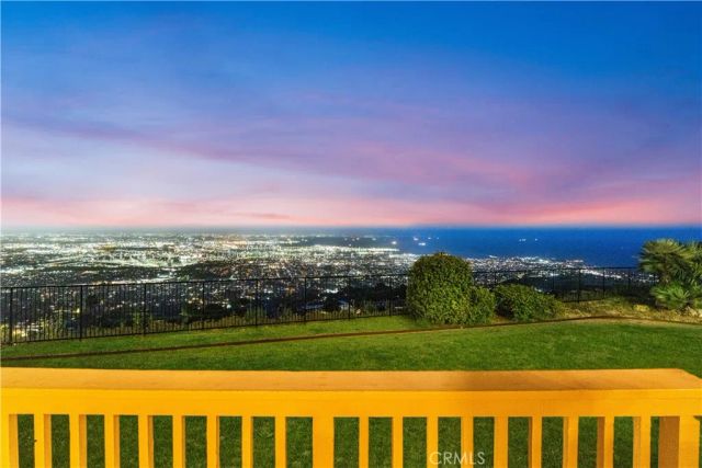 10 Avenue De Azalea, Rancho Palos Verdes, CA 90275