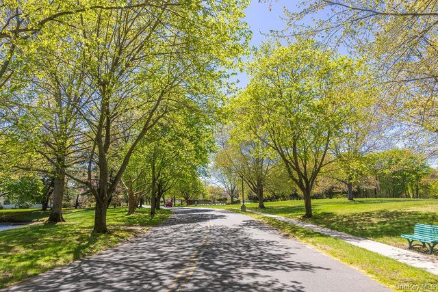 604 Cabot Court E 604, Saint James, NY 11780