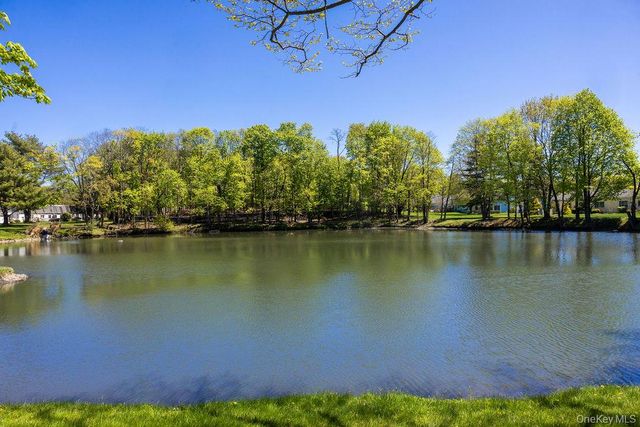 604 Cabot Court E 604, Saint James, NY 11780
