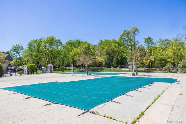 604 Cabot Court E 604, Saint James, NY 11780