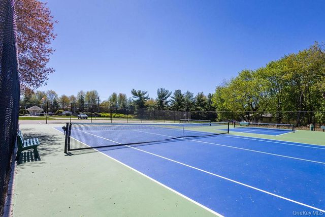 604 Cabot Court E 604, Saint James, NY 11780