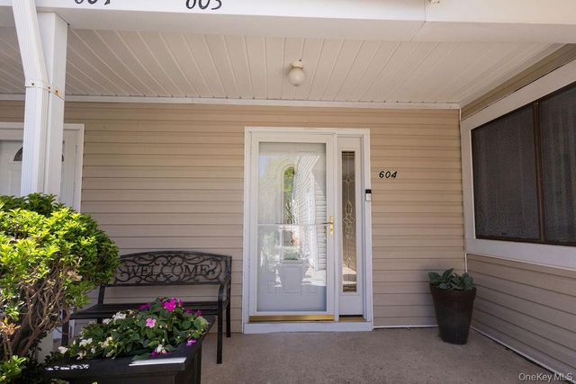 604 Cabot Court E 604, Saint James, NY 11780