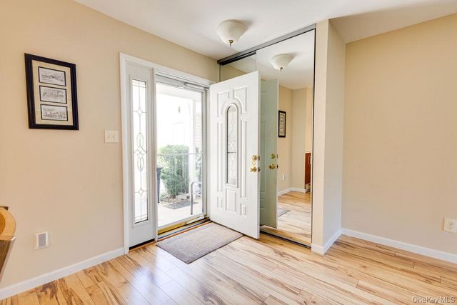 604 Cabot Court E 604, Saint James, NY 11780