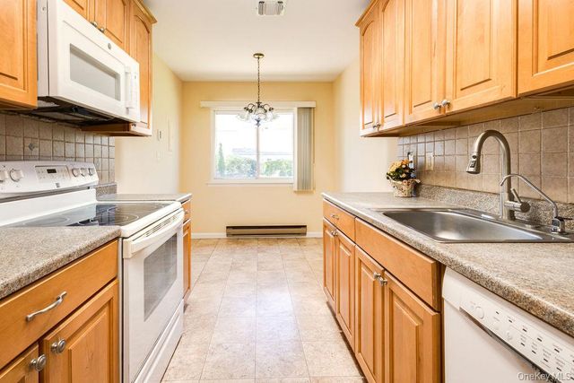 604 Cabot Court E 604, Saint James, NY 11780