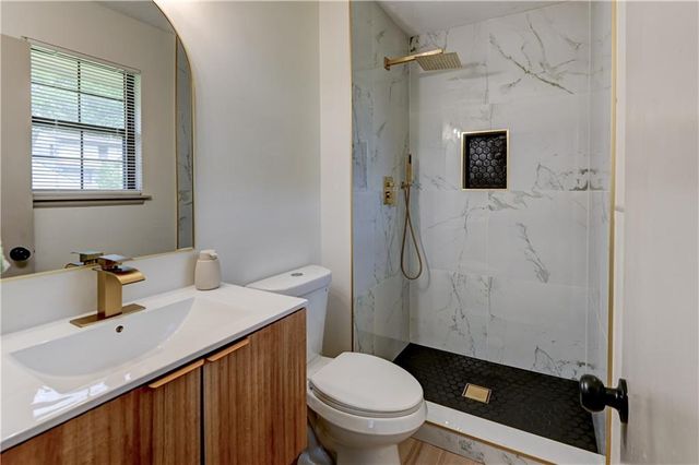 200 83rd Street, Kansas City, MO 64118