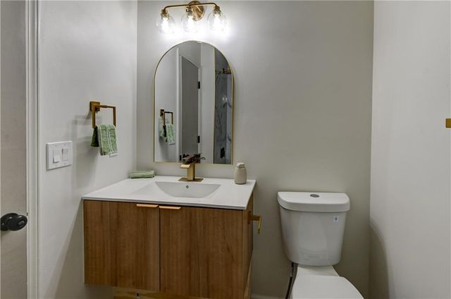 200 83rd Street, Kansas City, MO 64118