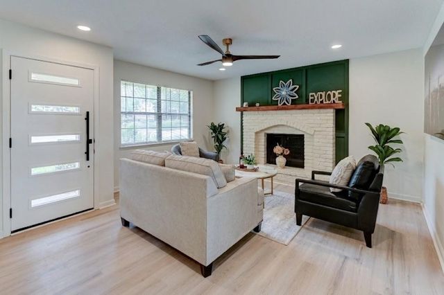 200 83rd Street, Kansas City, MO 64118