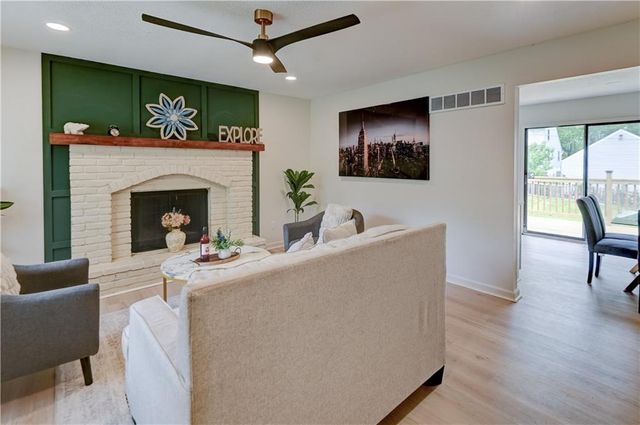 200 83rd Street, Kansas City, MO 64118