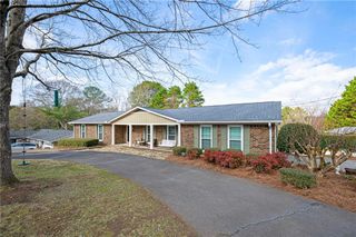 136 Meadow Lane, Calhoun, GA 30701