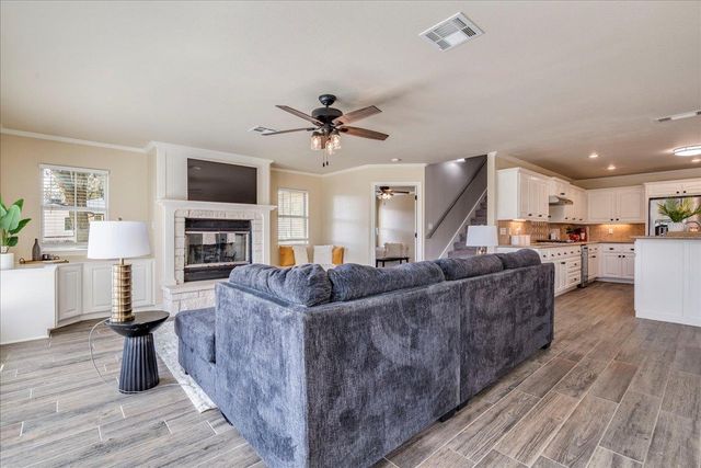 8301 Brewer LN, Salado, TX 76571