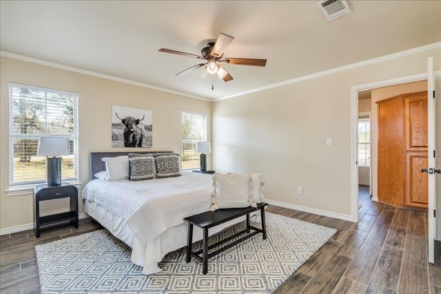 8301 Brewer LN, Salado, TX 76571