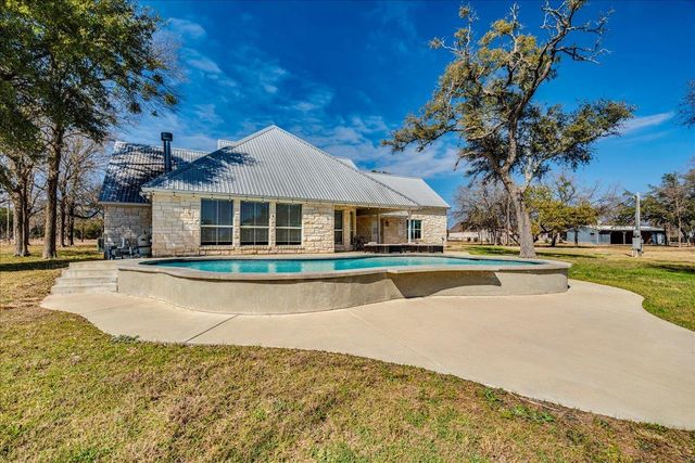 8301 Brewer LN, Salado, TX 76571