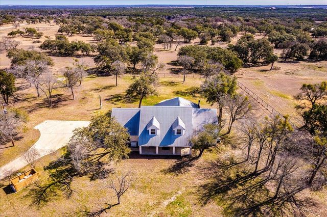 8301 Brewer LN, Salado, TX 76571