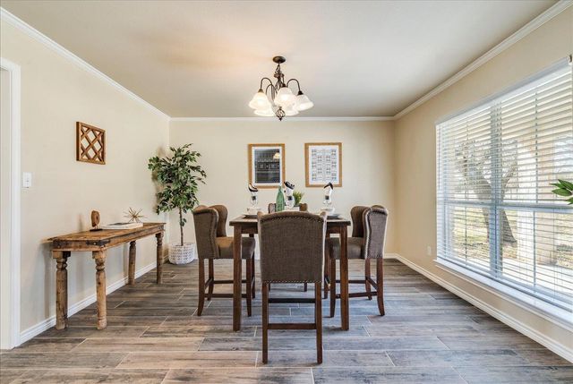 8301 Brewer LN, Salado, TX 76571