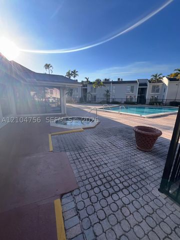 4431 Treehouse Ln H28, Tamarac, FL 33319