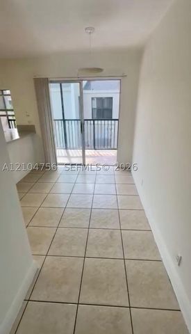 4431 Treehouse Ln H28, Tamarac, FL 33319