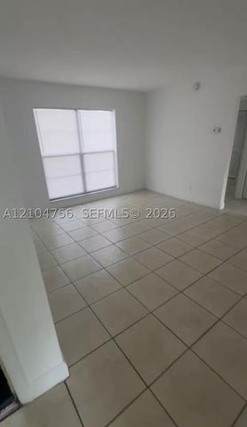 4431 Treehouse Ln H28, Tamarac, FL 33319