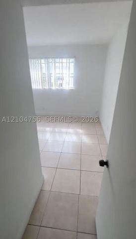 4431 Treehouse Ln H28, Tamarac, FL 33319
