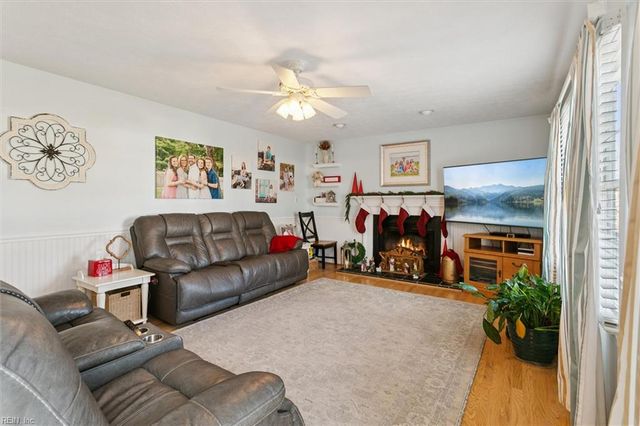 413 Joseph Topping DR, Poquoson, VA 23662