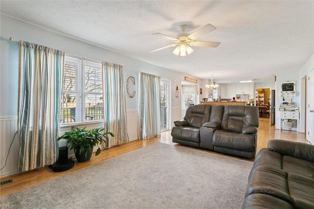 413 Joseph Topping DR, Poquoson, VA 23662