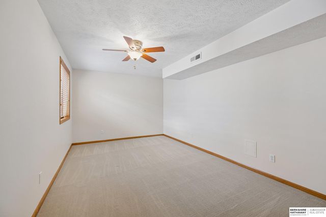 7031 N 16th Street, Lincoln, NE 68521