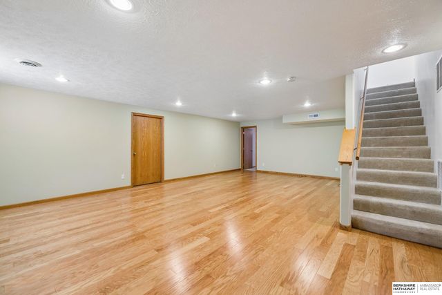 7031 N 16th Street, Lincoln, NE 68521