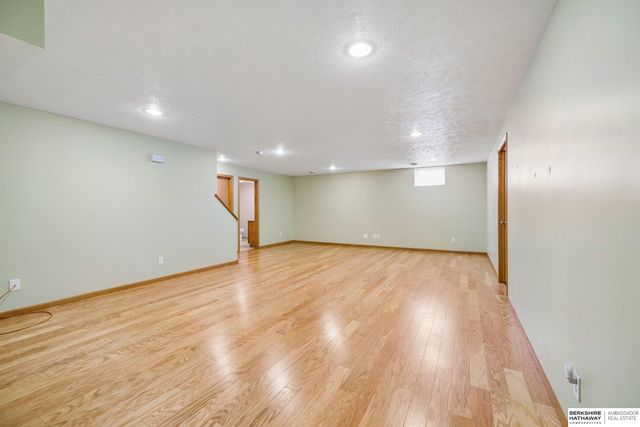 7031 N 16th Street, Lincoln, NE 68521