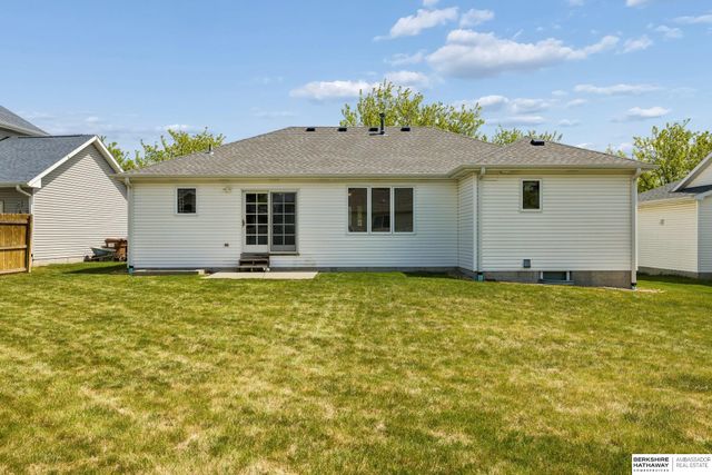 7031 N 16th Street, Lincoln, NE 68521