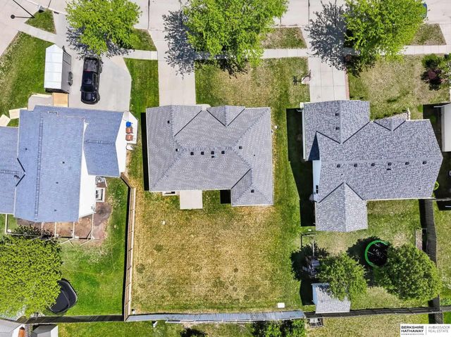 7031 N 16th Street, Lincoln, NE 68521