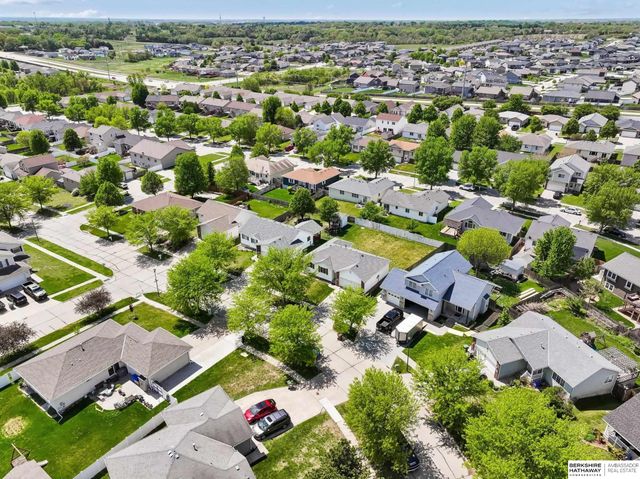 7031 N 16th Street, Lincoln, NE 68521
