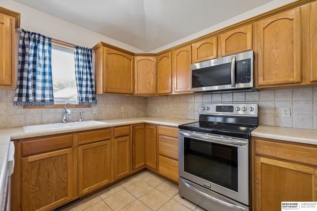 7031 N 16th Street, Lincoln, NE 68521
